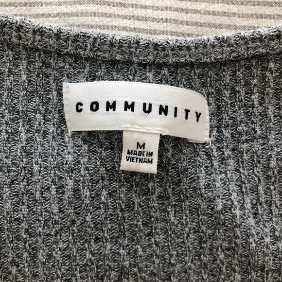 Aritzia Community crop top - Picture 2 of 3
